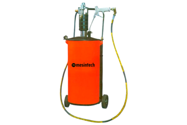 Pneumatic grease pump